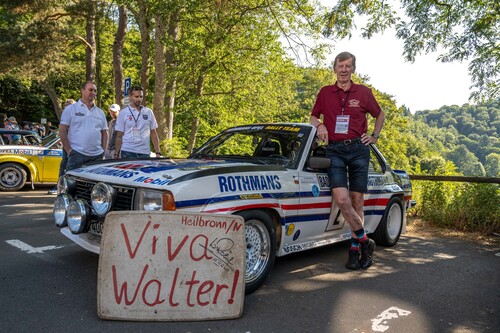 „Olympia-Rallye ’72-Revival“: Walter Röhrl am Opel Ascona 400 von 1982.