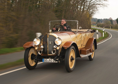 Opel 8/25 PS (1920).