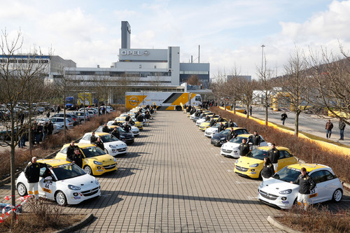 Opel Adam Fahrzeugübergabe in Eisenach für den ADAC Opel Rallye Cup.