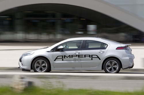 Opel Ampera.