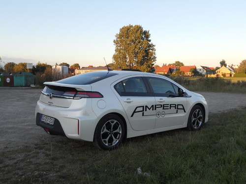 Opel Ampera.
