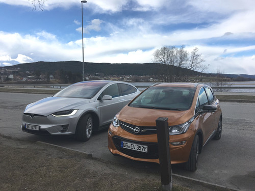 Opel Ampera-e: auf gutes Nebeneinander, zumindest in Norwegen.
