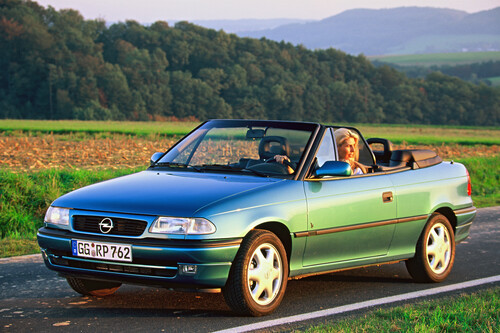 Opel Astra F Cabrio (1992).