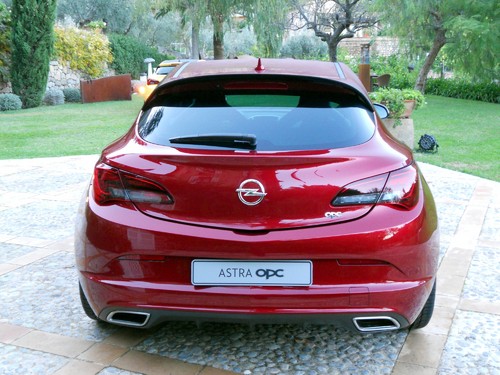 Opel Astra GTC OPC.