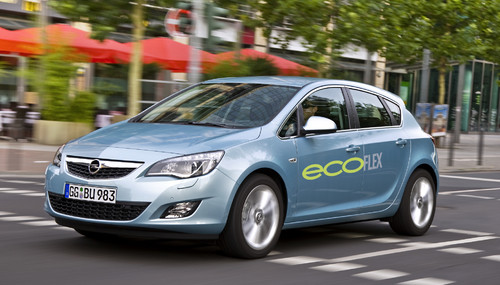 Opel bietet den Astra 1.3 CDTI Ecoflex jetzt auch mit Start/Stop-Technologie an.