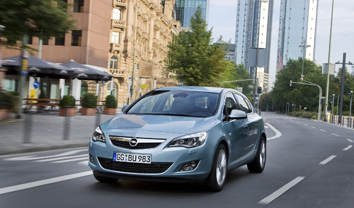 Opel bietet den Astra 1.3 CDTI Ecoflex jetzt auch mit Start/Stop-Technologie an.