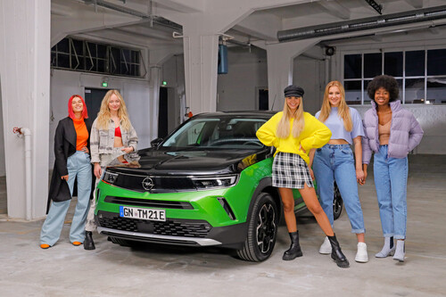 Opel-Casting mit den Nachwuchsmodels der aktuellen &quot;Germany Next Topmodel&quot;-Staffel.
