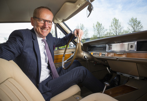 Opel-Chef Dr. Karl-Thomas Neumann mit seinem eigenen Diplomat A Coupé.