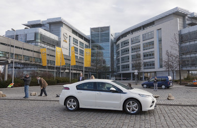 Opel-Chef Nick Reilly fuhr im Ampera von der Unternehmenszentrale in Rüsselsheim zum Autosalon nach Genf.