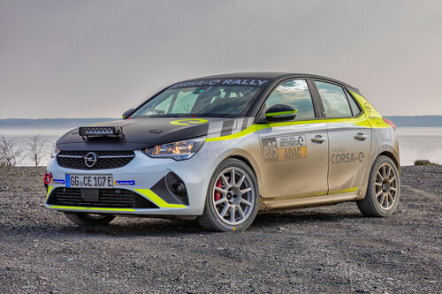 Opel Corsa-e Rally mit Soundsystem.