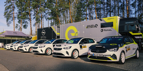 Opel hat im Test-Center Dudenhofen die ersten Corsa-e Rally an Kundenteams ausgeliefert.