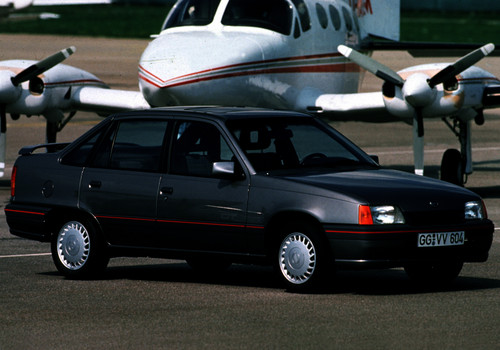 Opel Kadett E (1981 - 1991).