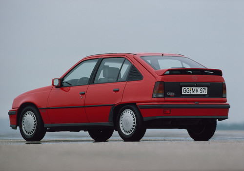 Opel Kadett GSi 16V (1988).
