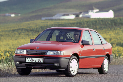 Opel Vectra A (1988–1995).