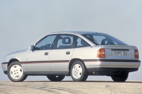 Opel Vectra GT.