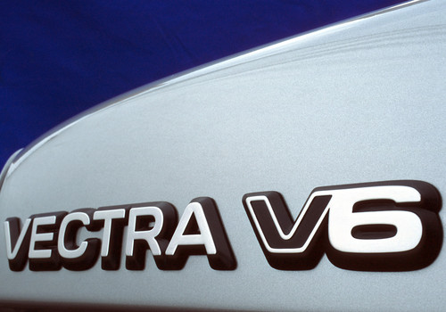 Opel Vectra V6 (1993).