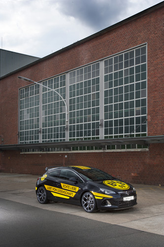 Opel weitet das Sponsoring in der Fußball-Bundesliga aus. Mit dem amtierenden Deutschen Meister und Champions-League-Teilnehmer Borussia Dortmund kommt eine weitere Partnerschaft auf höchster Fußballebene hinzu.