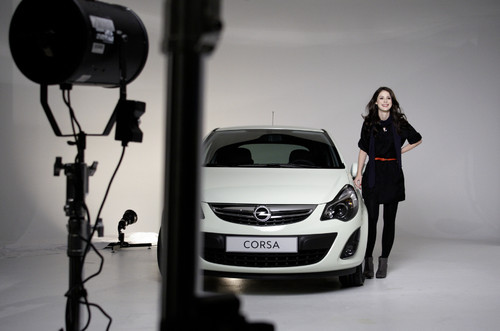 Opel wirbt in einem TV-Spot mit Lena Meyer-Landrut für den neuen Corsa Satellite.