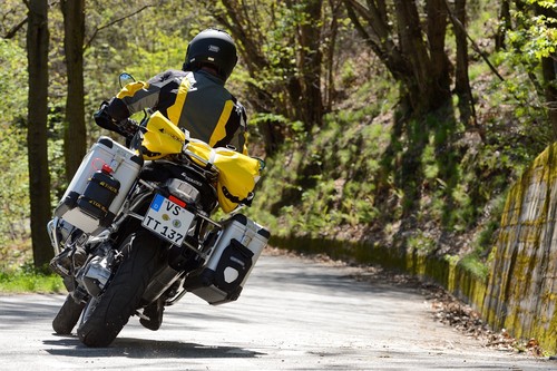 Optimal eingestellte Federelemente und ein ausbalanciertes Motorrad erhöhen den Fahrspaß und die Sicherheit.