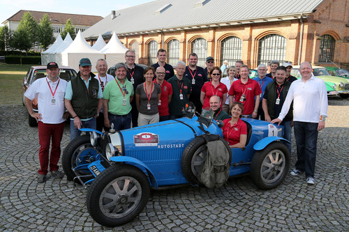 Paul-Pietsch-Classic 2015: Das Team der Autostadt und am Bugatti T 35.