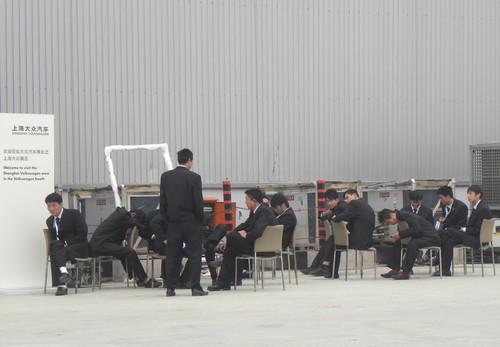 Peking 2012: Men in Black bei der Wachpause. 