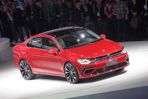 Peking 2014: Dynaudio: Midsize Coupé von Volkswagen.