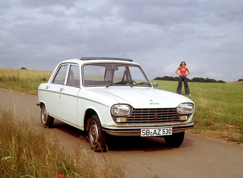 Peugeot 204.