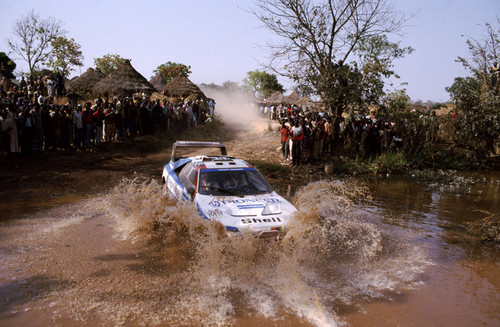 Peugeot 405 Turbo 16 (Rallye Paris-Dakar 1989).