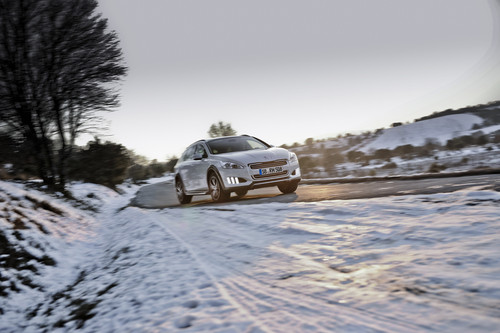 Peugeot 508 RXH im Schnee.