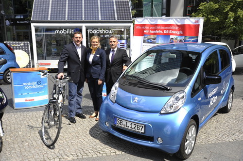 Peugeot präsentiert auf der „E-Mobility-Tour“ seine Elektrofahrzeuge.