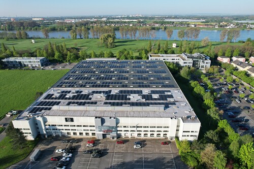 Photovoltaikanlage der Deutschland- und Europazentrale von Mazda in Leverkusen.