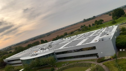 Photovoltaikanlge auf dem Dach des After-Sales-Centre der Toyota-Europazentrale in Brüssel.
