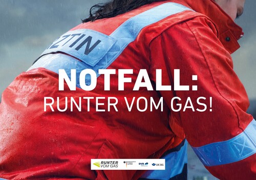 Plakatmotiv der Verkehrssicherheitskampagne „Runter vom Gas“.