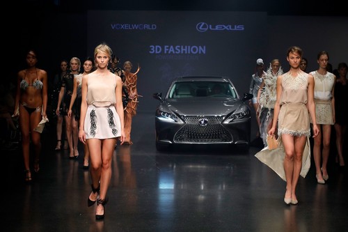 „Platform Fashion“: Lexus zeigt eine eigene Modenschau.