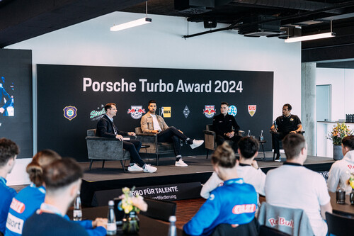 Podiumsgespräch bei der Verleihung des „Porsche Turbo Award 2024“.