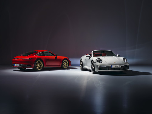 Porsche 911 Carrera Coupé und Cabriolet (rechts).