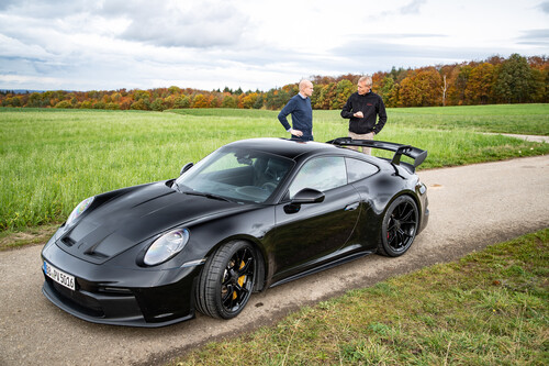 Porsche 911 GT3: Autor Jens Meiners im Gespräch mit Entwicklungsingenieur Andreas Preuninger.