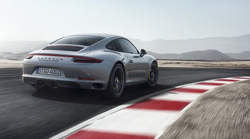 Porsche 911 GTS.
