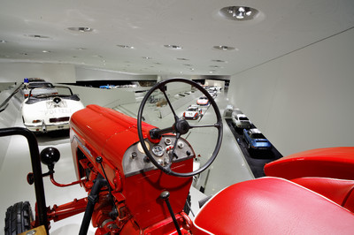 Porsche-Diesel im Museum des Sportwagenherstellers.