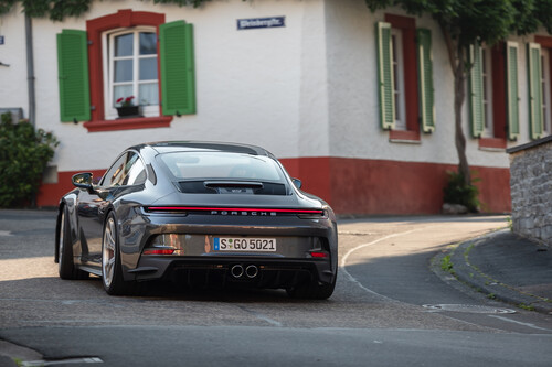Porsche GT3 Touring.