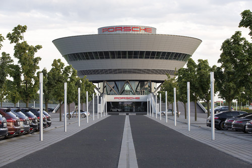 Porsche-Kundenzentrum in Leipzig.