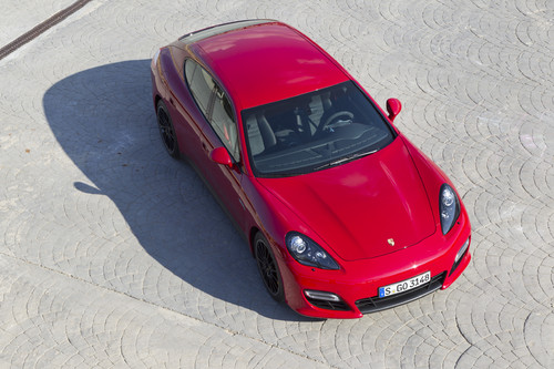 Porsche Panamera GTS.