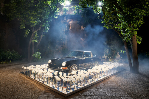 Porsche präsentiert auf der Milan Design Week die künstlerische Installation  „Everywhereness“ von Ruby Barber.