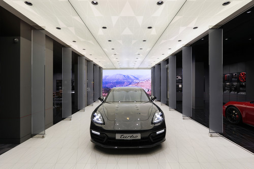 Porsche-Studio Beirut.