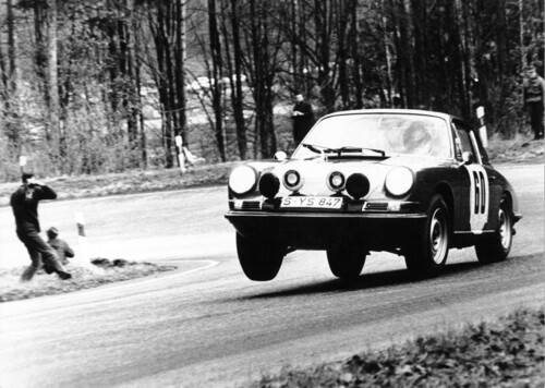 Porsche T 2,0 Coupé von Vic Elford und David Stone bei der Rallye Lyon-Charbonnières 1967..