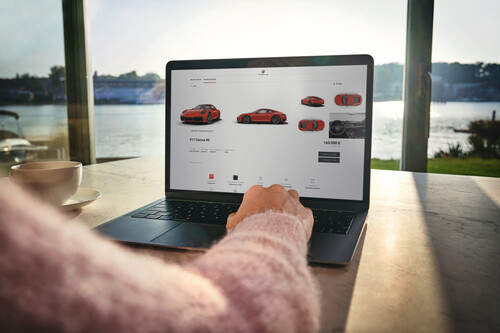 Porsche vertreibt Neu- und Gebrauchtfahrzeuge auch online.