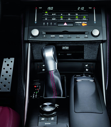 Premium-Audiosystem von Mark Levinson im Lexus IS.