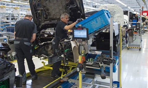 Produktion der Mercedes-Benz S-Klasse im Werk Sindelfingen.