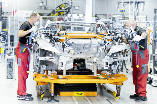 Produktion der Vorserienfahrzeuge des Audi e-Tron GT.