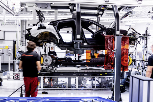 Produktion der Vorserienfahrzeuge des Audi e-Tron GT.